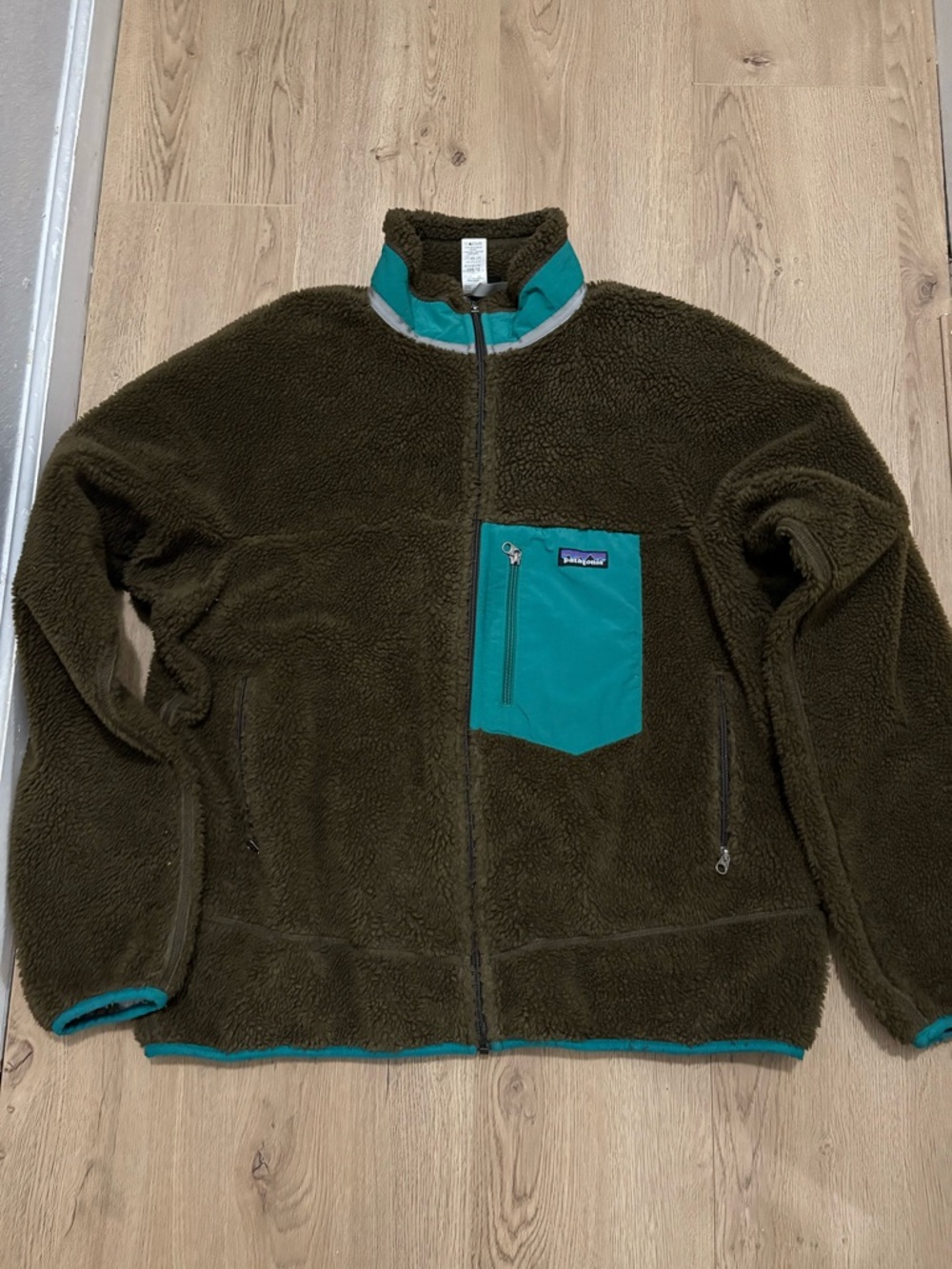Patagonia Olive Sherpa Fleece Jacket with Teal Chest Pocket